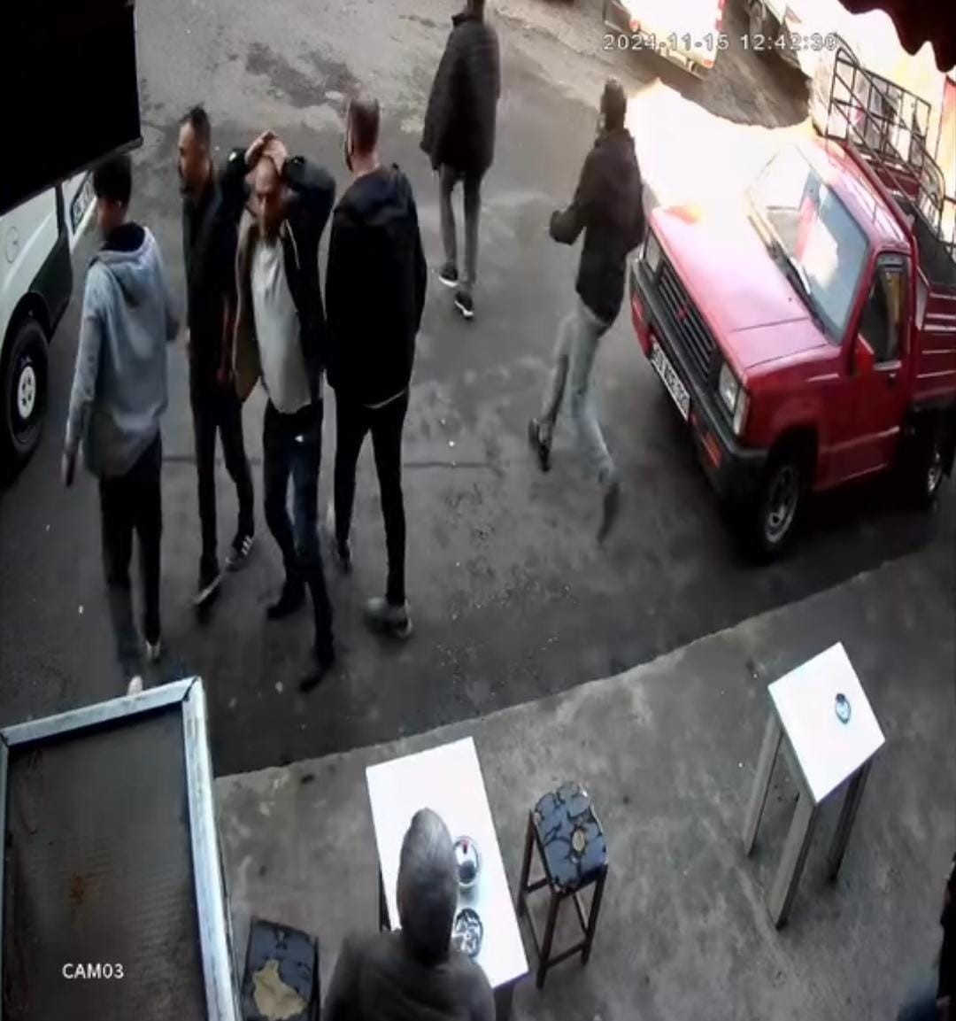 Rize&rsquo;de deprem anı g&uuml;venlik kameralarına yansıdı
