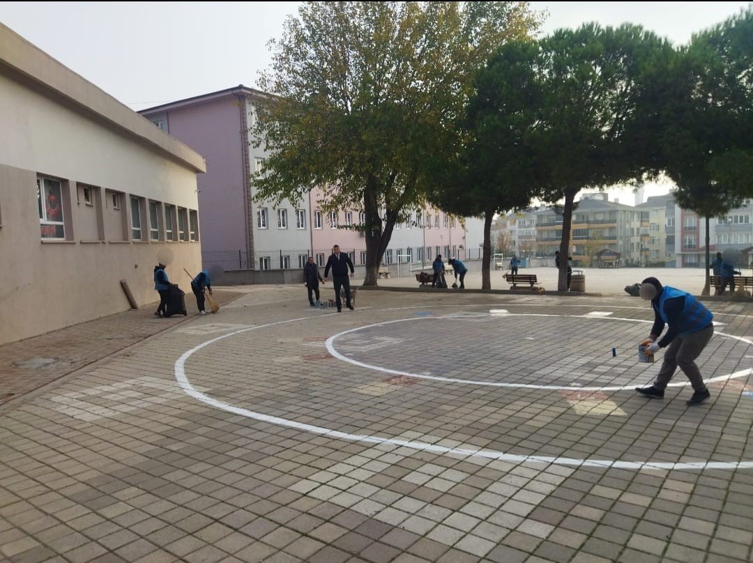 Bandırma Denetimli Serbestlik y&uuml;k&uuml;ml&uuml;lerinden kamu binalarına hizmet
