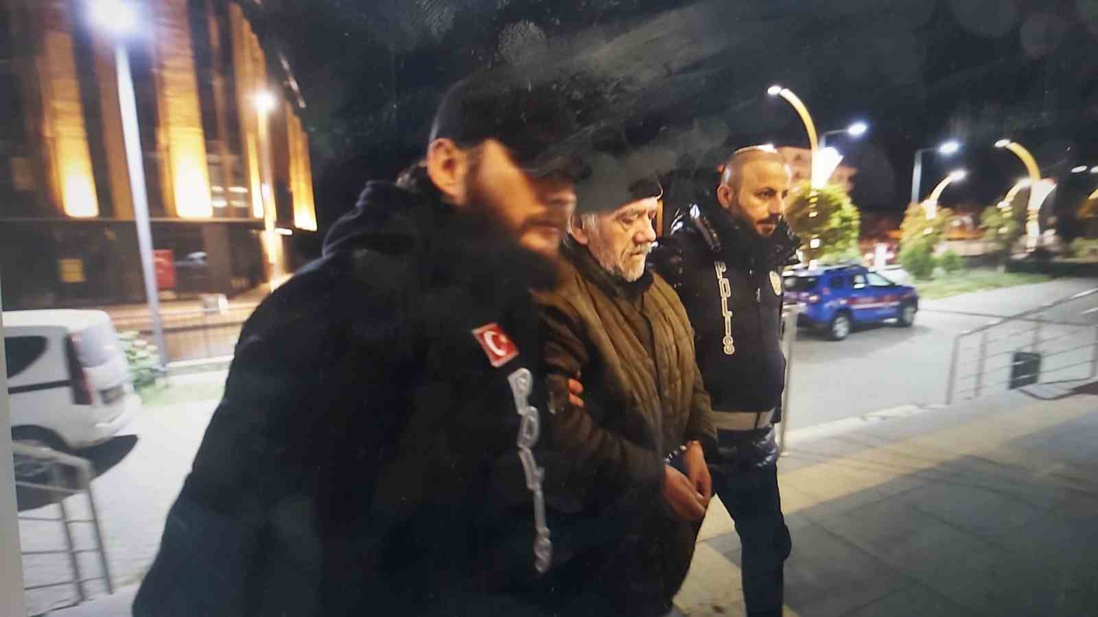 Kocası tarafından balta ile &ouml;ld&uuml;r&uuml;len kadın son yolculuğuna uğurlandı
