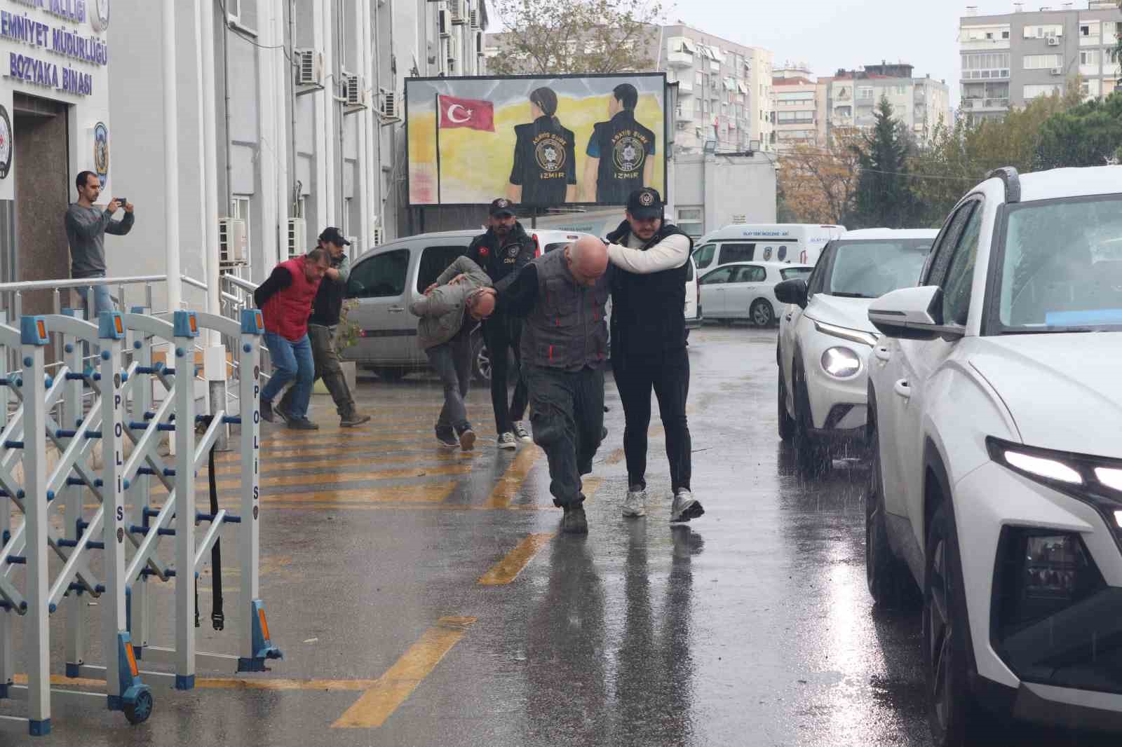 İzmir’de 1 bebeğin öldüğü zehirlenme olayıyla ilgili 3 şüpheli adliyede