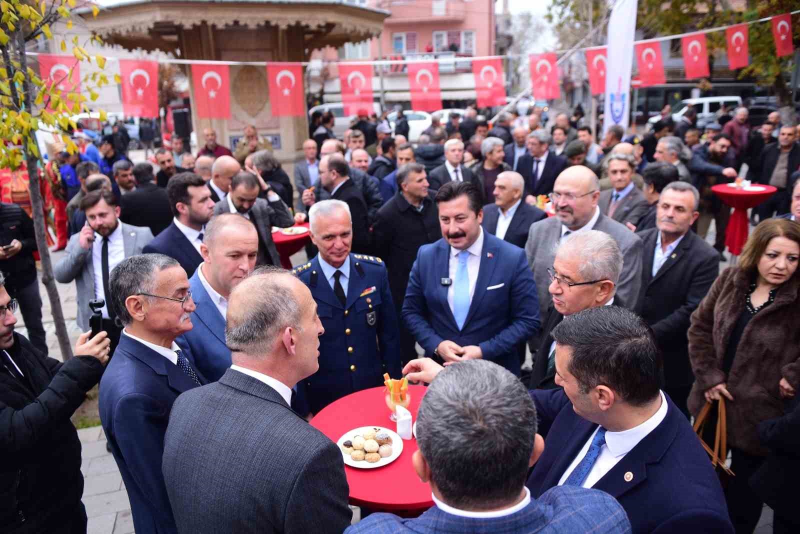 Tarihi Yenişehir Çarşı Hamamı coşkulu törenle açıldı
