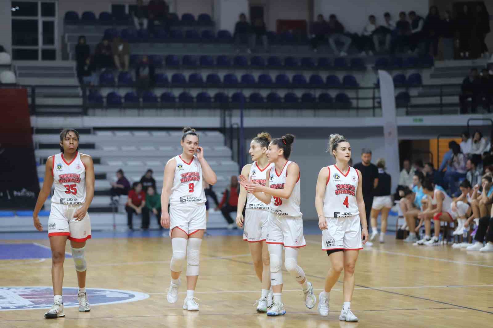 Potada g&uuml;len taraf Turgutlu Belediyespor Kadın Basketbol oldu
