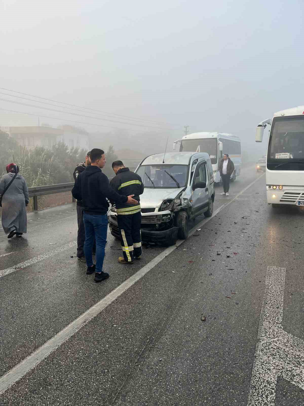 Manisa’da yağış ve sis kazaları beraberinde getirdi