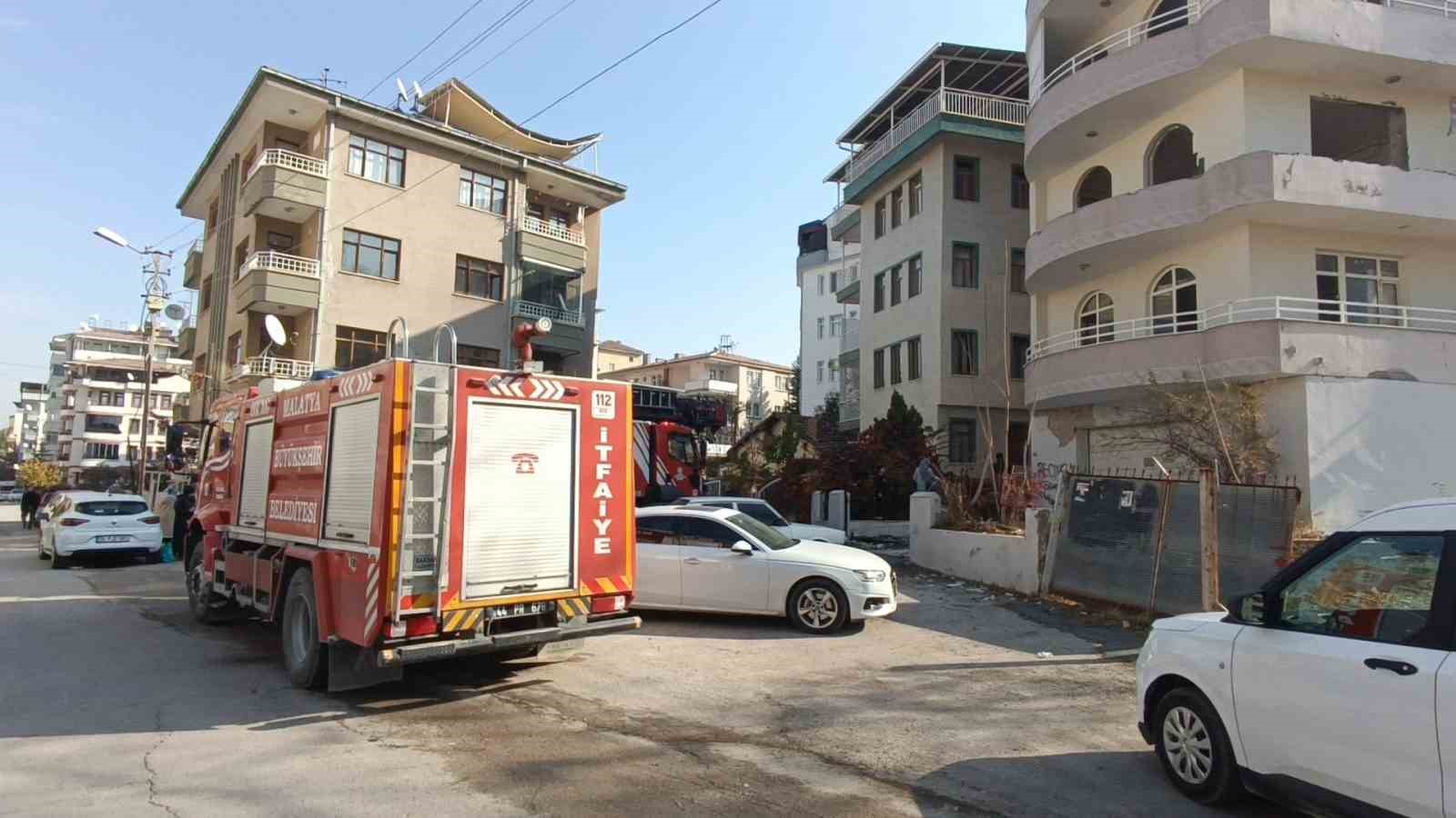 Malatya&rsquo;da ev yangını
