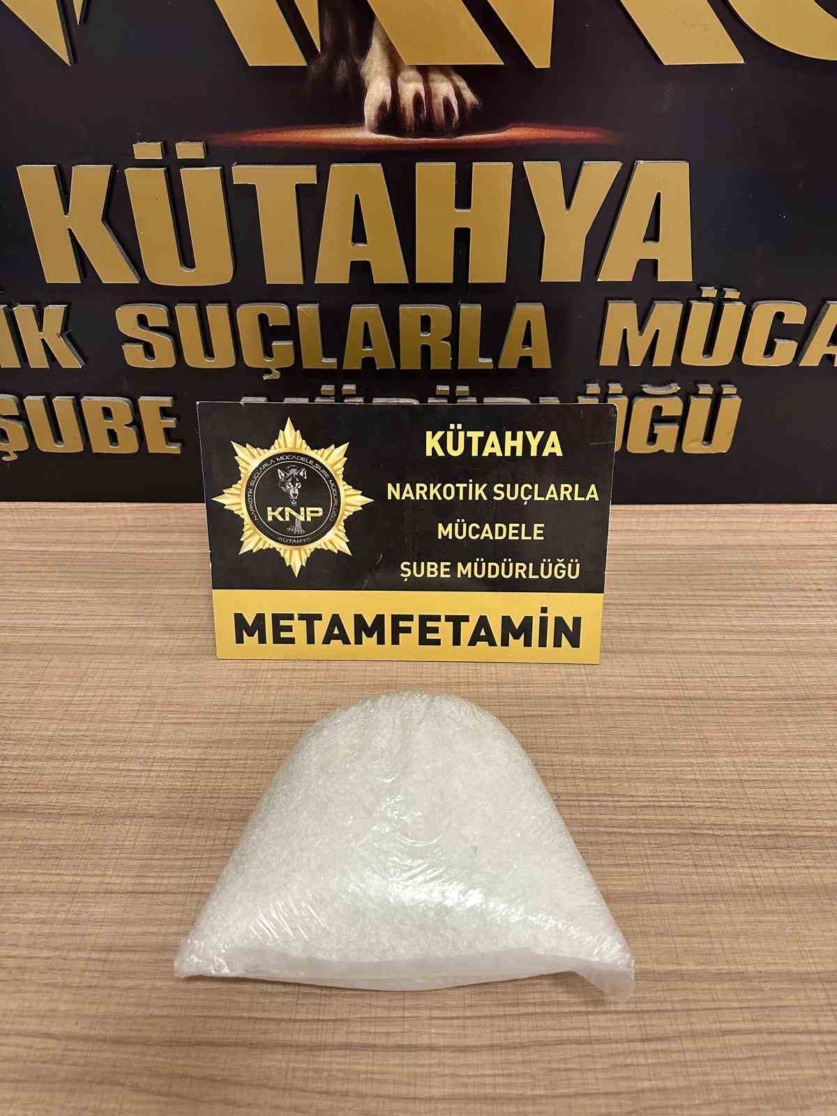 K&uuml;tahya&rsquo;da uyuşturucu operasyonu: 8 tutuklama
