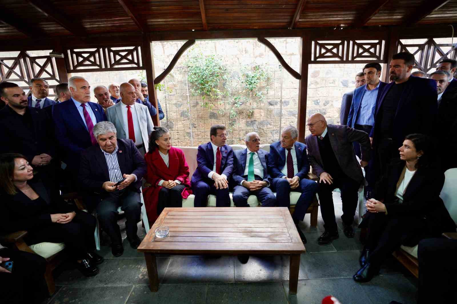 İmamoğlu&rsquo;ndan DEM&rsquo;li Ahmet T&uuml;rk&rsquo;e destek ziyareti
