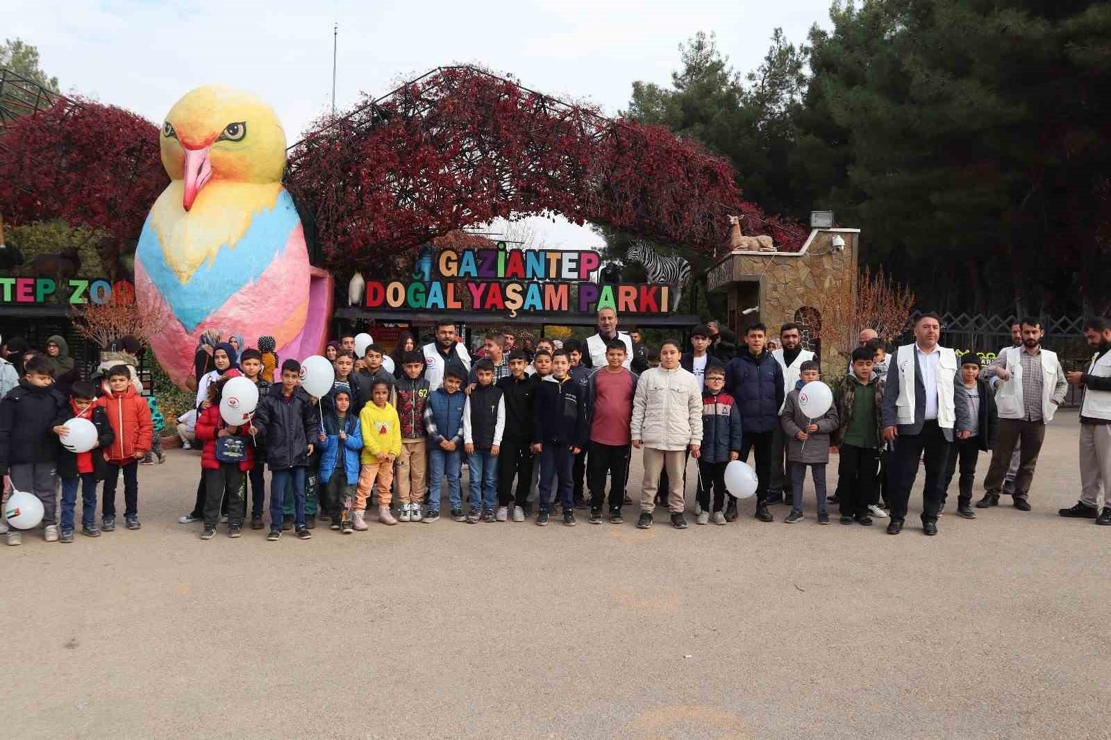 Yetim çocuklar Gaziantep Doğal Yaşam Parkı’nı gezdi