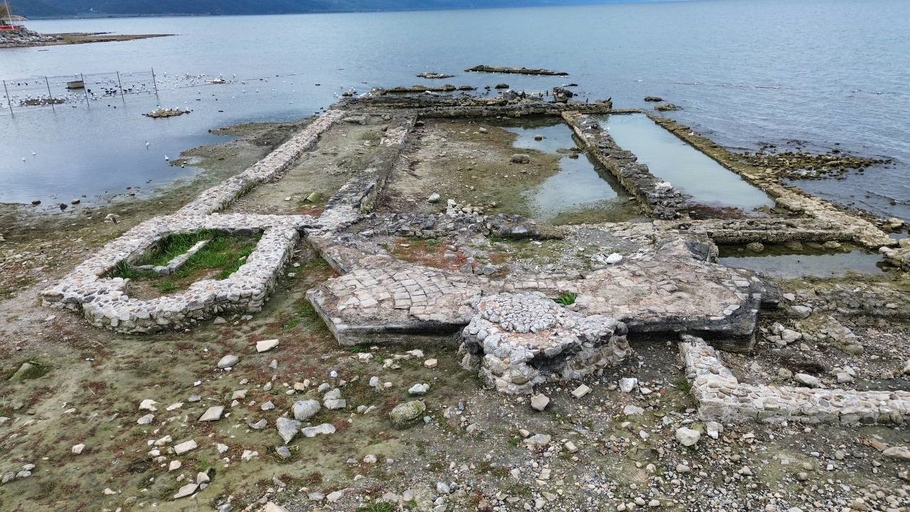 2 bin yıllık bazilika tamamen gün yüzüne çıktı
