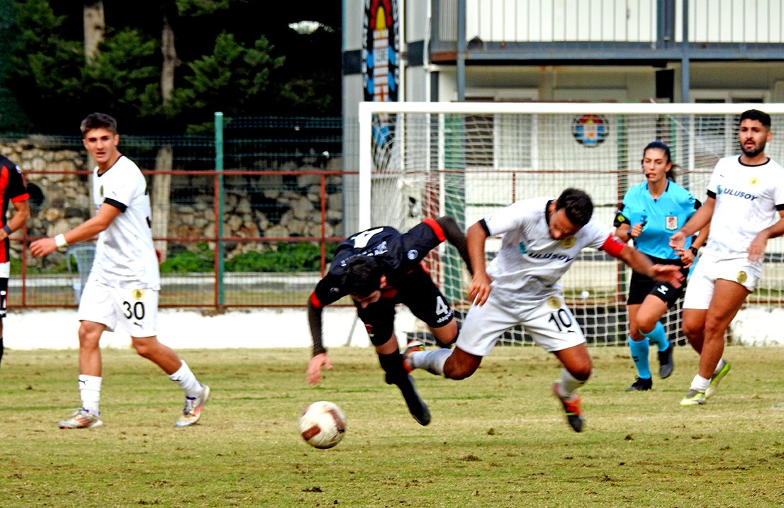 Çeşme Belediyespor sahasında 2-1 mağlup
