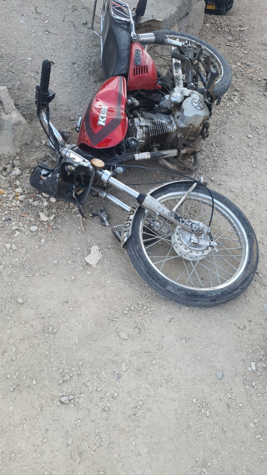 Otomobil ile motosiklet &ccedil;arpıştı: 2 yaralı
