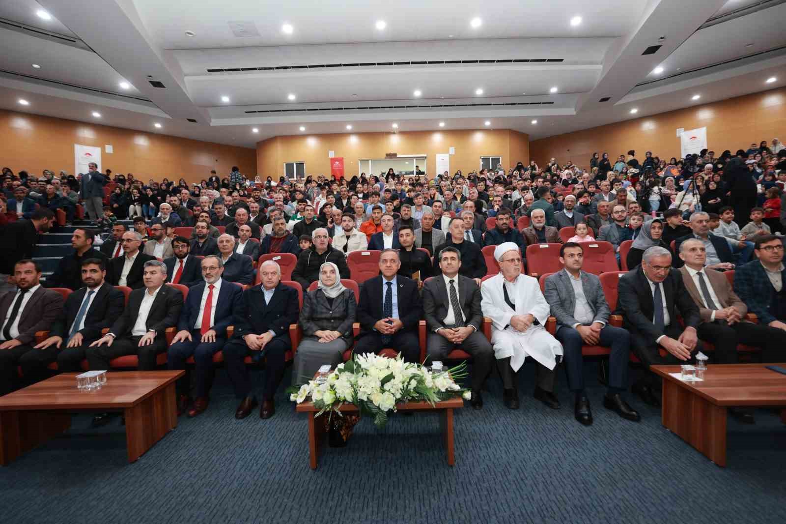 Bing&ouml;l&rsquo;de 44 hafız, icazet aldı
