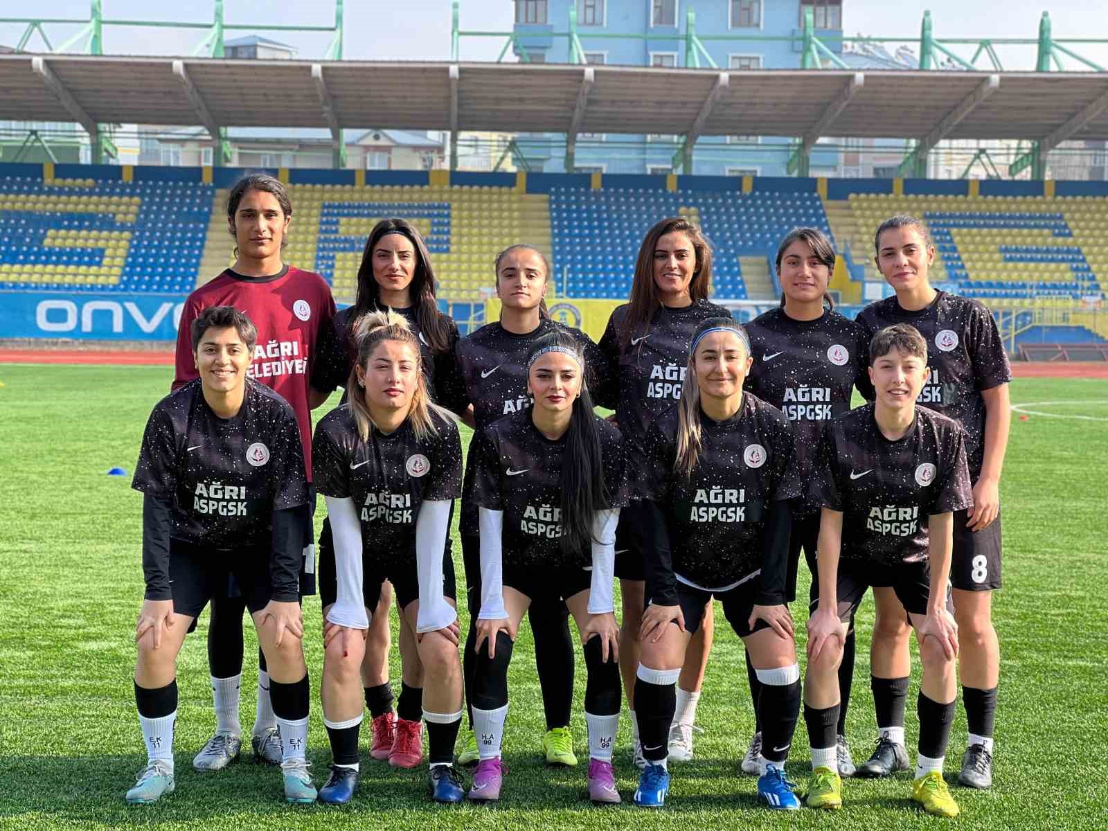 Ağrı Aile ve Sosyal Politikalar Takımı sezonu galibiyetle a&ccedil;tı
