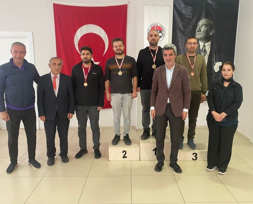 Malatya’da öğretmenler günü satranç turnuvası yapıldı