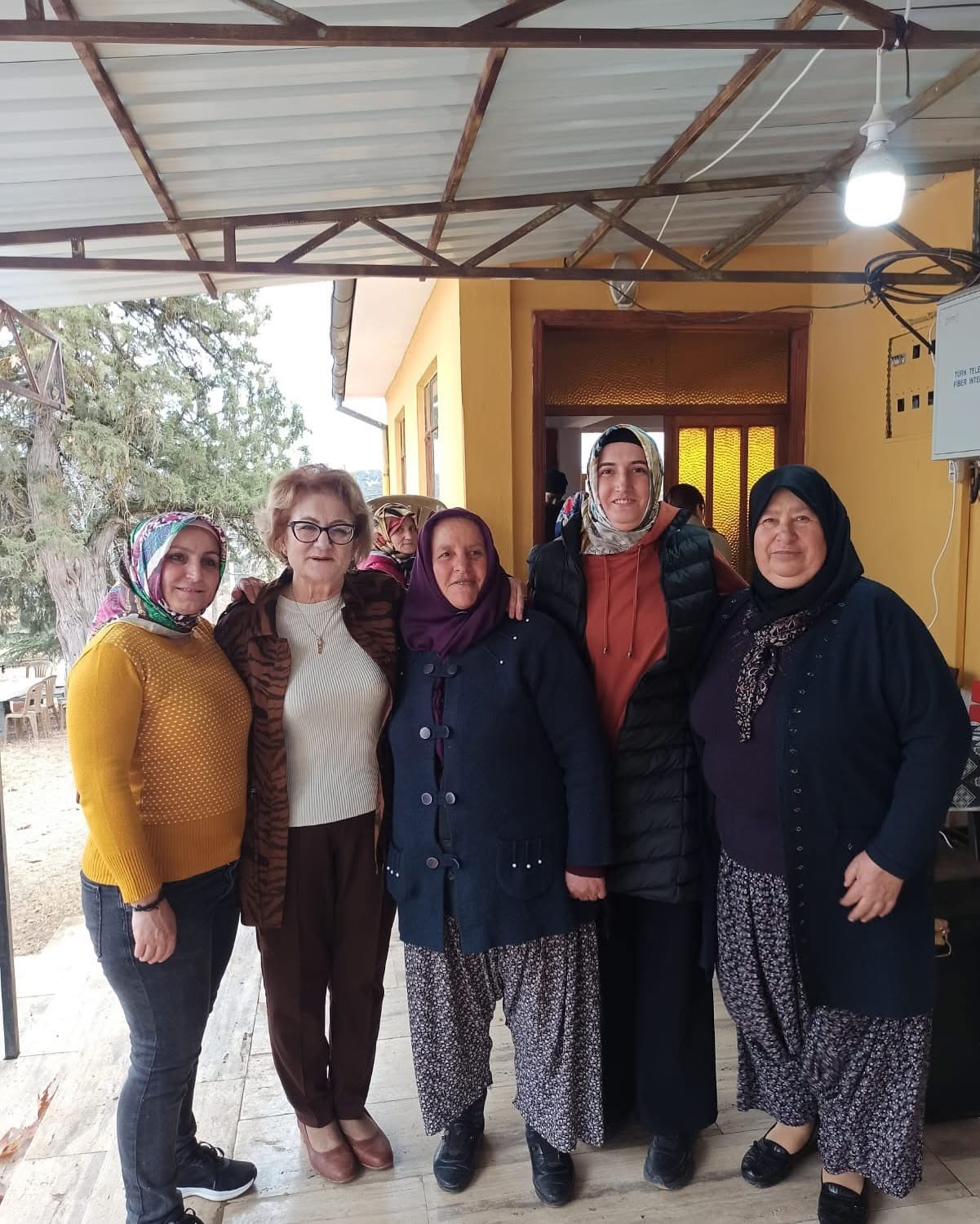 Başkan &Ccedil;elik hemşehrilerini yalnız bırakmıyor
