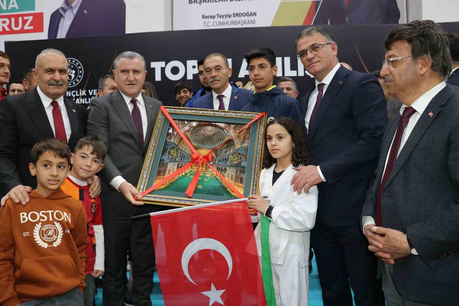 Bakan Bak: &ldquo;Biz ter&ouml;rden uzak bir &uuml;lke istiyoruz&rdquo;
