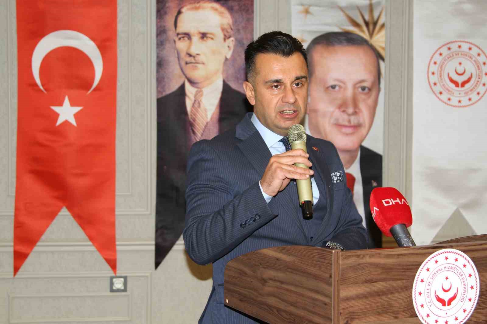 Erzurum&rsquo;da &ldquo;&Ccedil;eyrek asır &ccedil;ocuk buluşmaları&rdquo; programı
