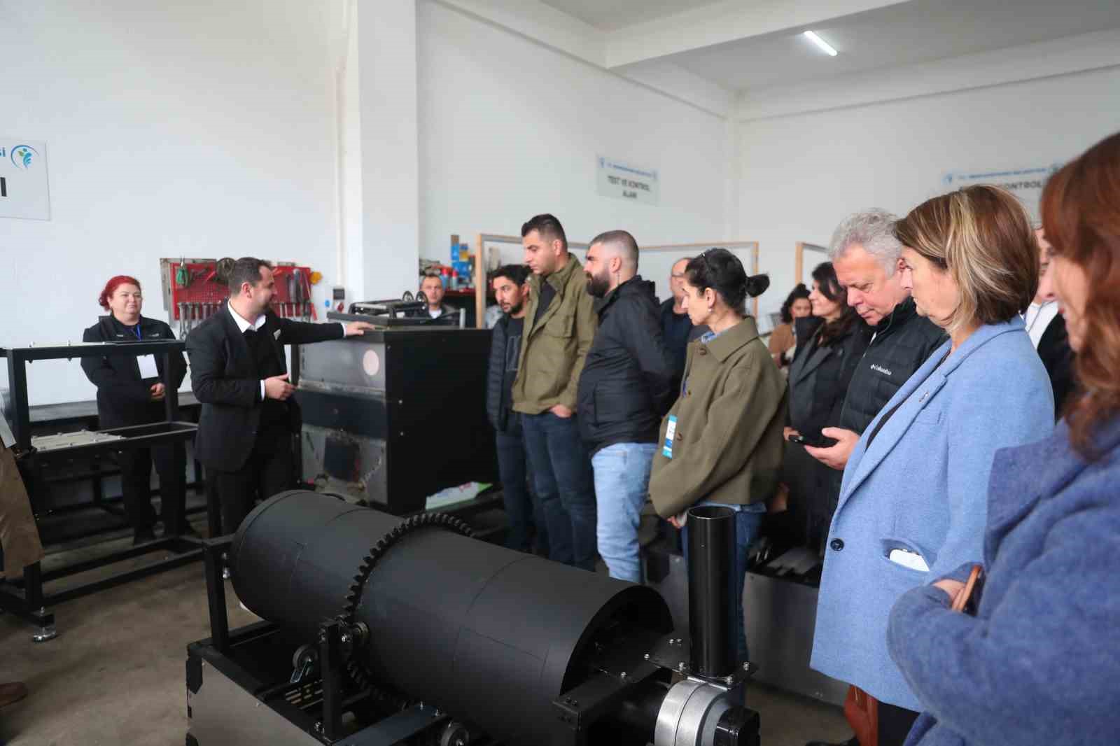 Merkezefendi Belediyesinin &uuml;rettiği mama makineleri b&uuml;y&uuml;k ilgi g&ouml;rd&uuml;
