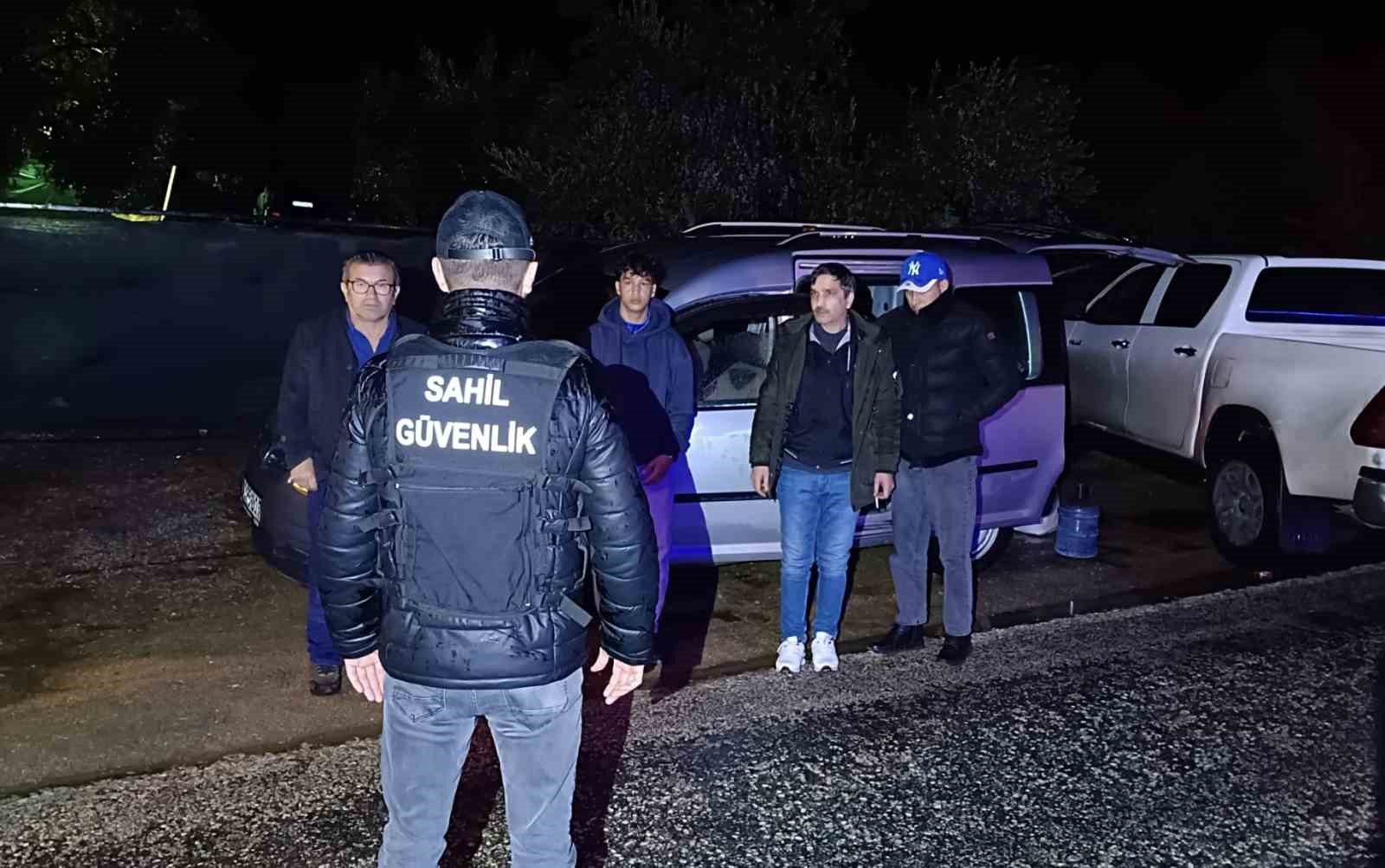 Ayvacık&rsquo;ta 44 ka&ccedil;ak g&ouml;&ccedil;men ile 1 g&ouml;&ccedil;men ka&ccedil;ak&ccedil;ısı yakalandı
