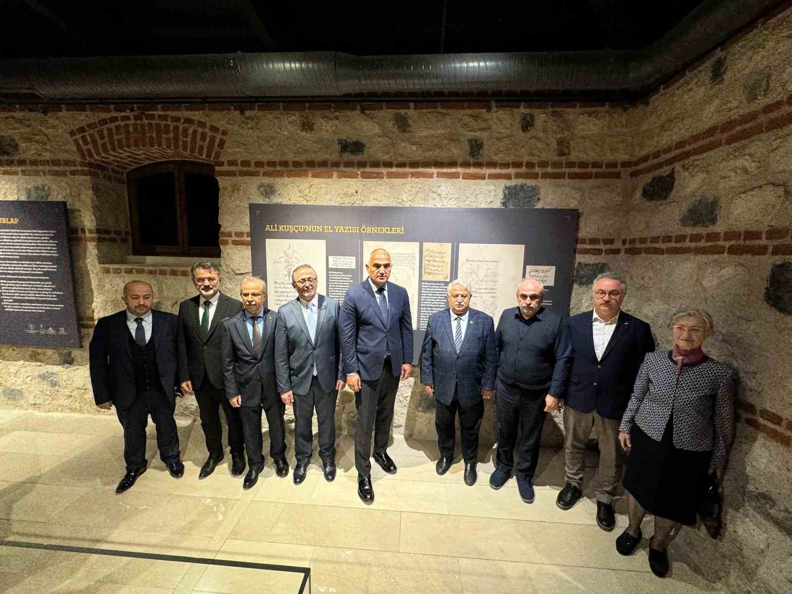 Kültür ve Turizm Bakanı Mehmet Nuri Ersoy, Ali Kuşçu eserler sergisine katıldı