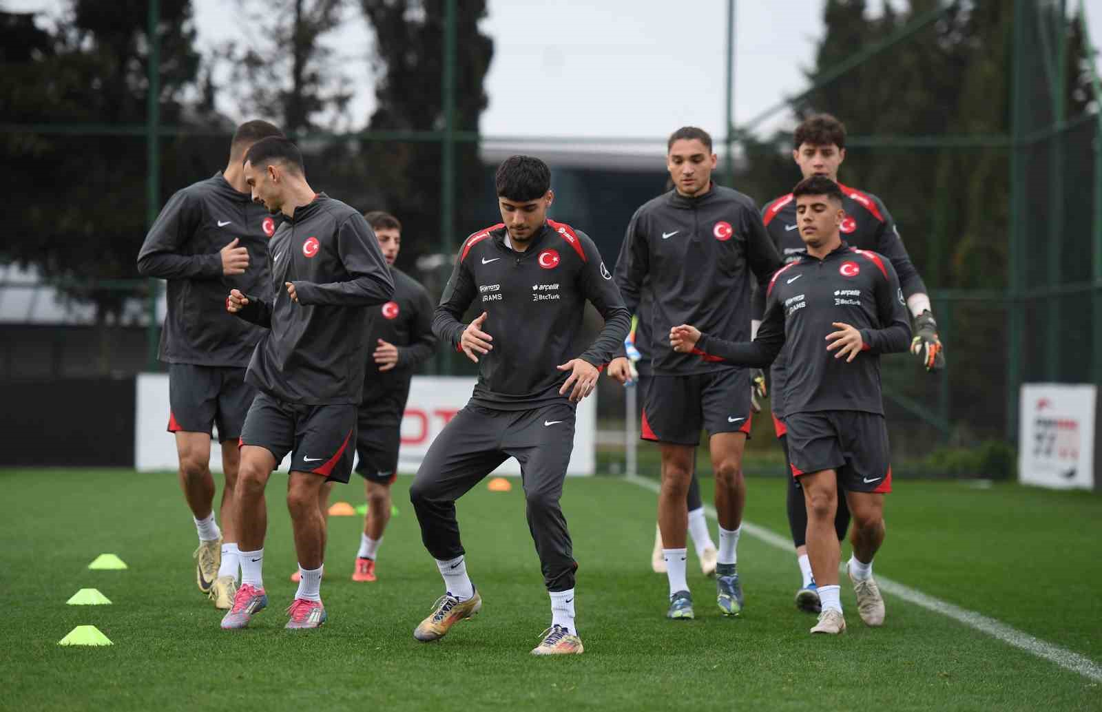 Ümit Milli Futbol Takımı, Sırbistan maçı hazırlıklarını tamamladı
