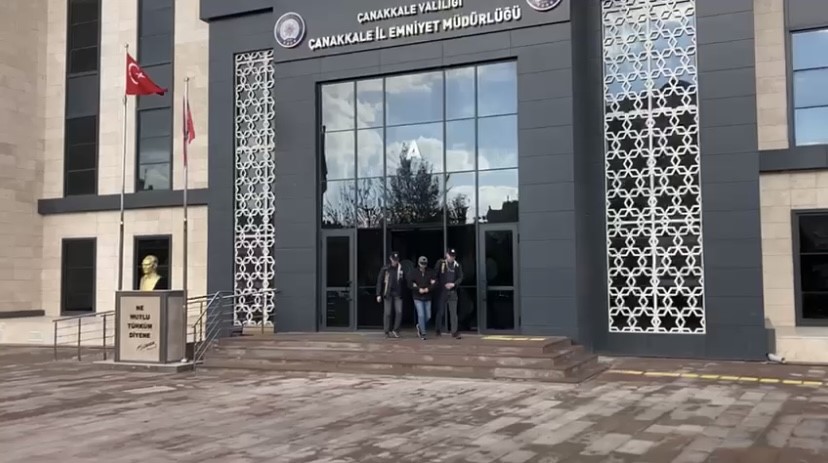 Çanakkale’de 61 ayrı suçtan aranması bulunan sosyal medya dolandırıcısı tutuklandı
