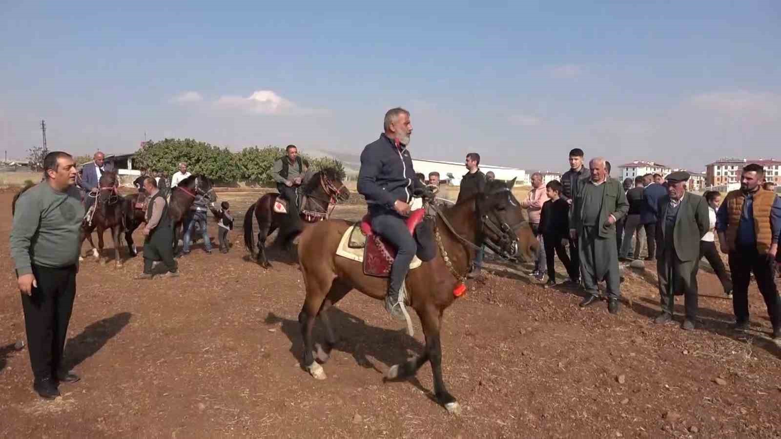 At sevdalıları Adıyaman’da bir araya geldi