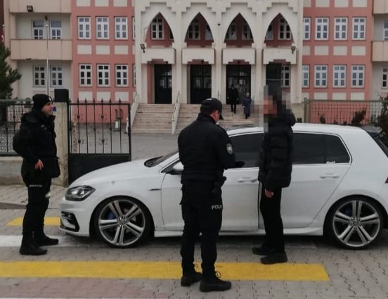 14 ekip 55 personelle Erzincan Emniyeti çocuk ve gençler için sahada