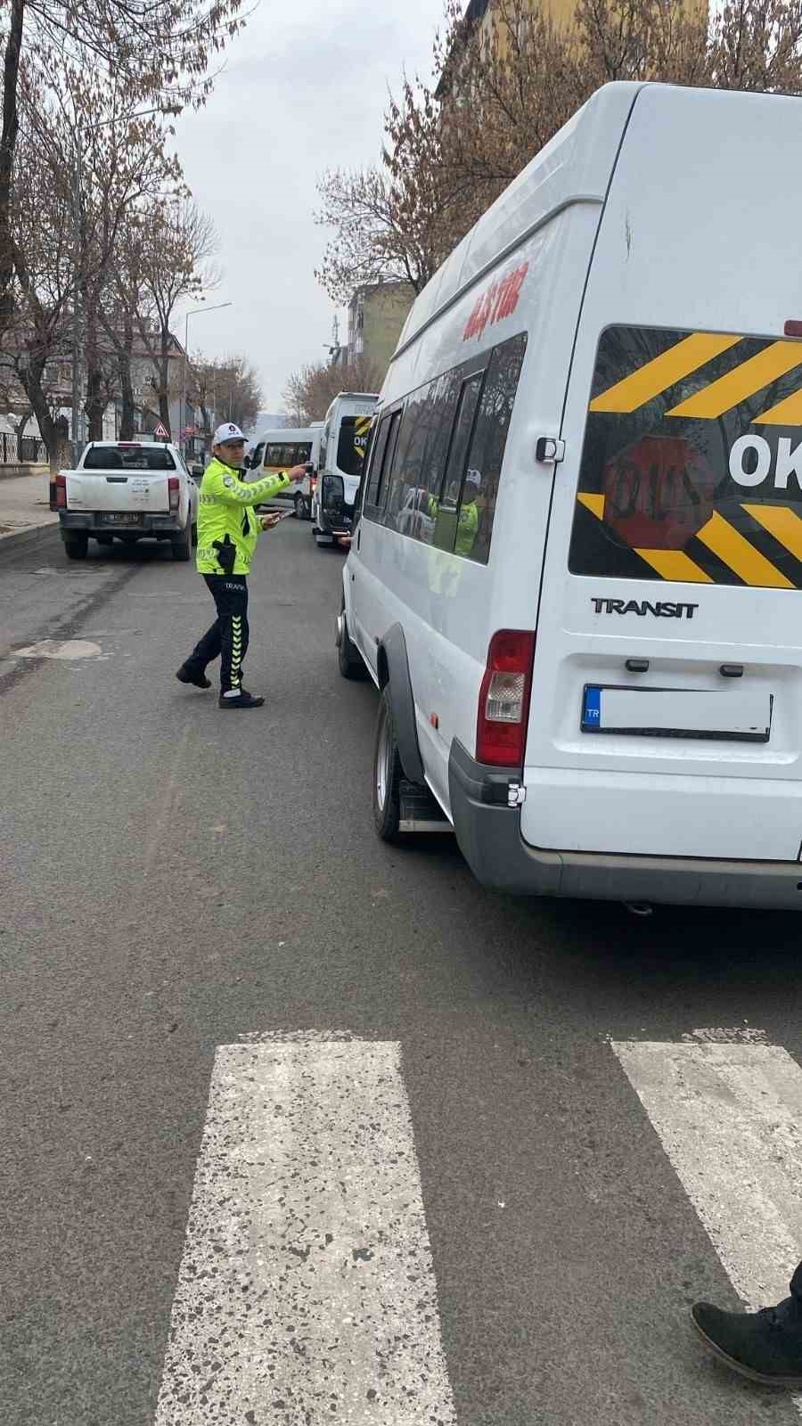 Kars’ta okul servisleri trafik denetlendi