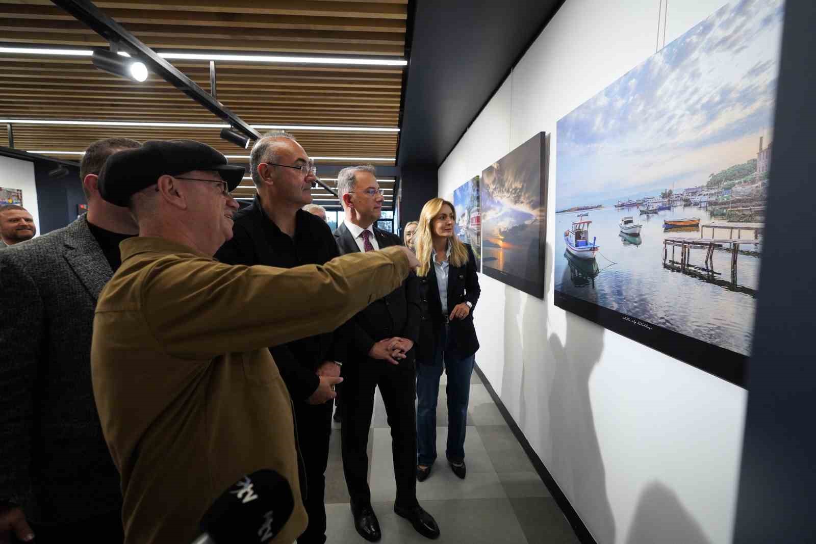 60 yaşında 60’ıncı sergisini Beylikdüzü’nde açtı
