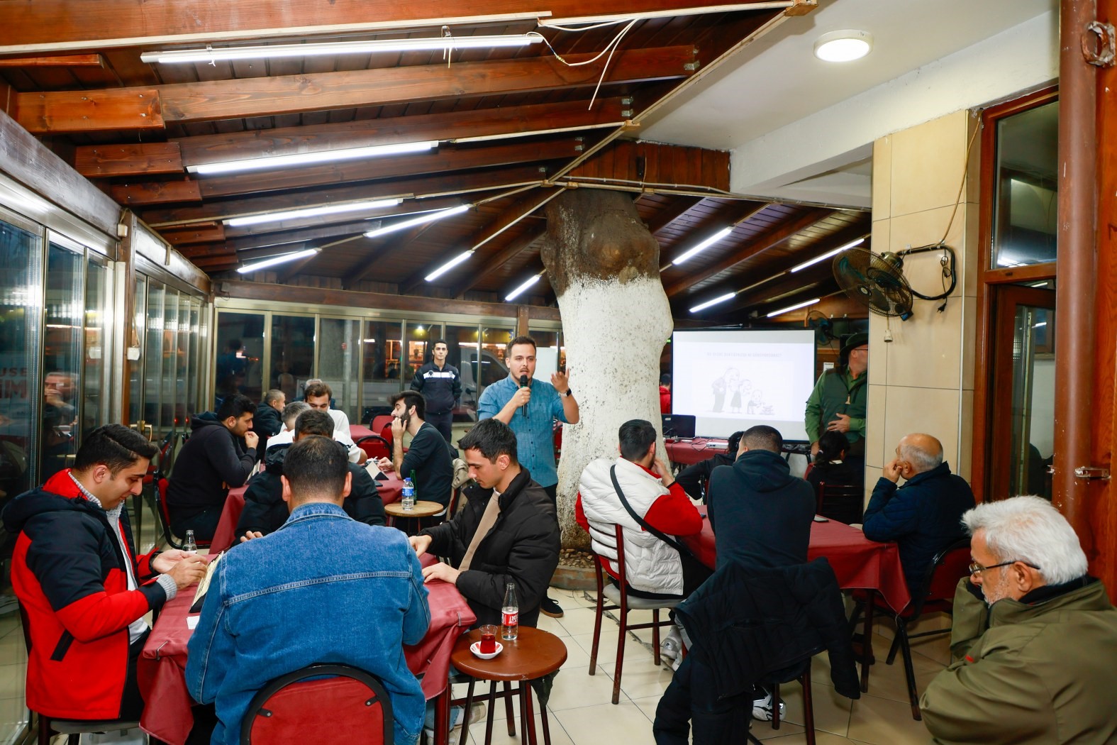 Yunusemre’de şiddetle mücadele ve iletişim semineri verildi