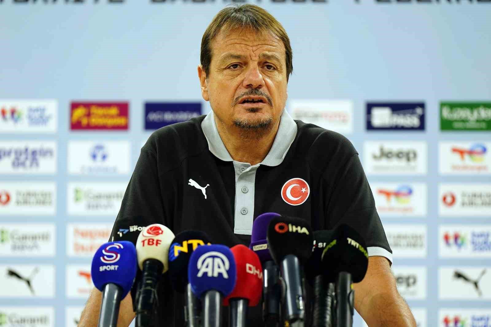 Ergin Ataman: "Avrupa basketbolunda bu tip pencere maçları her takım için zor geçiyor"
