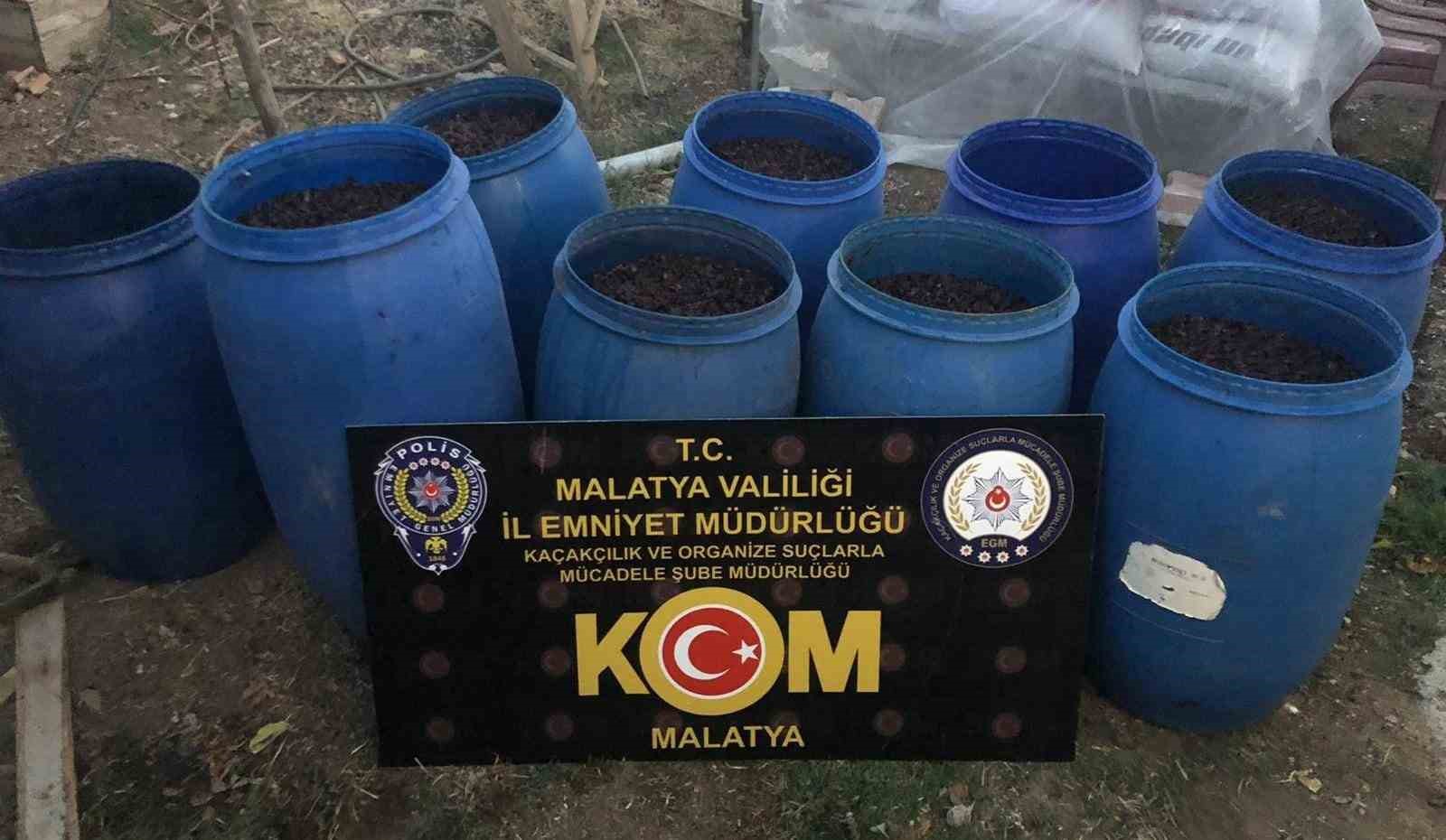 Malatya’da 4 bin 696 litre sahte alkol ele geçirildi
