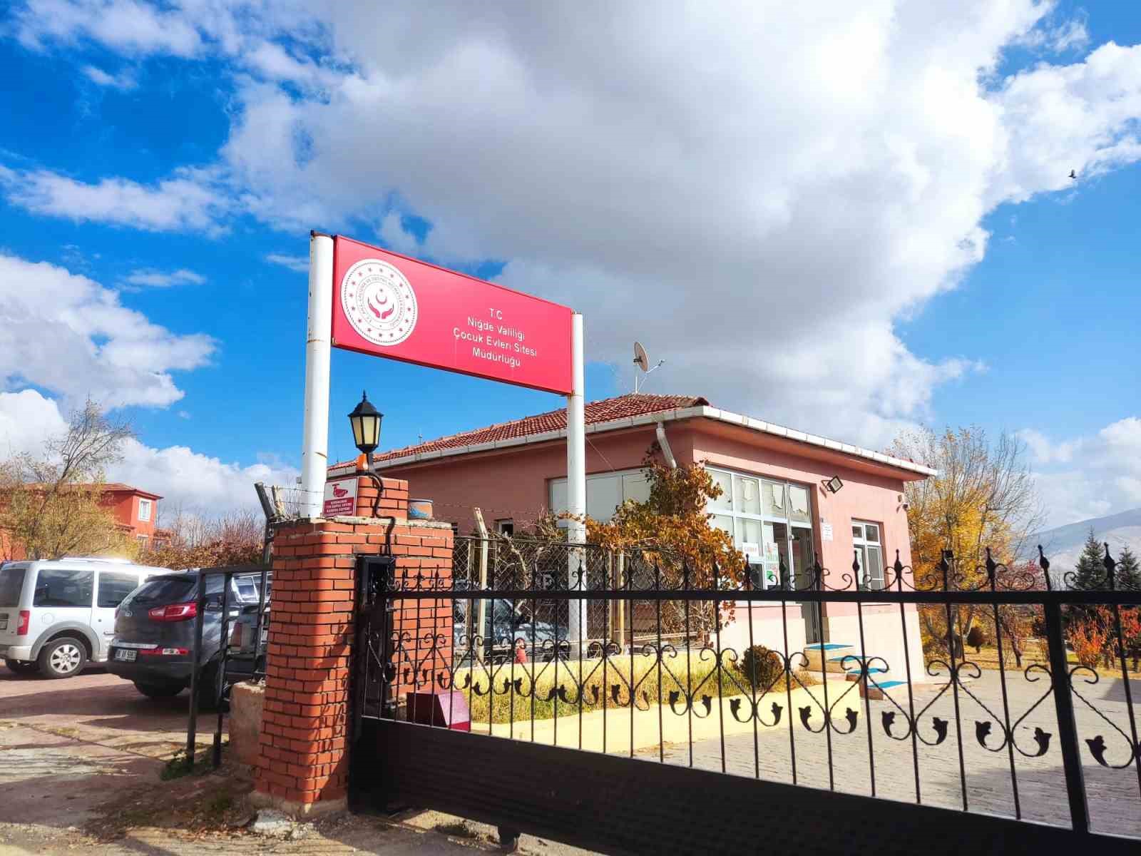 Niğde&rsquo;de y&uuml;rekleri sızlatan olay: Koruma altında olan 9 yaşındaki &ccedil;ocuk &ouml;ld&uuml;
