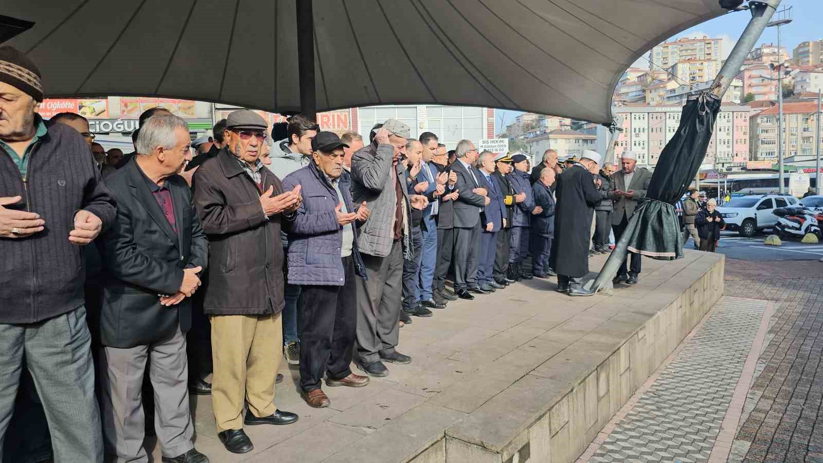 Fırtınada batan Kafkametler’in mürettebatına gıyabi cenaze namazı kılındı