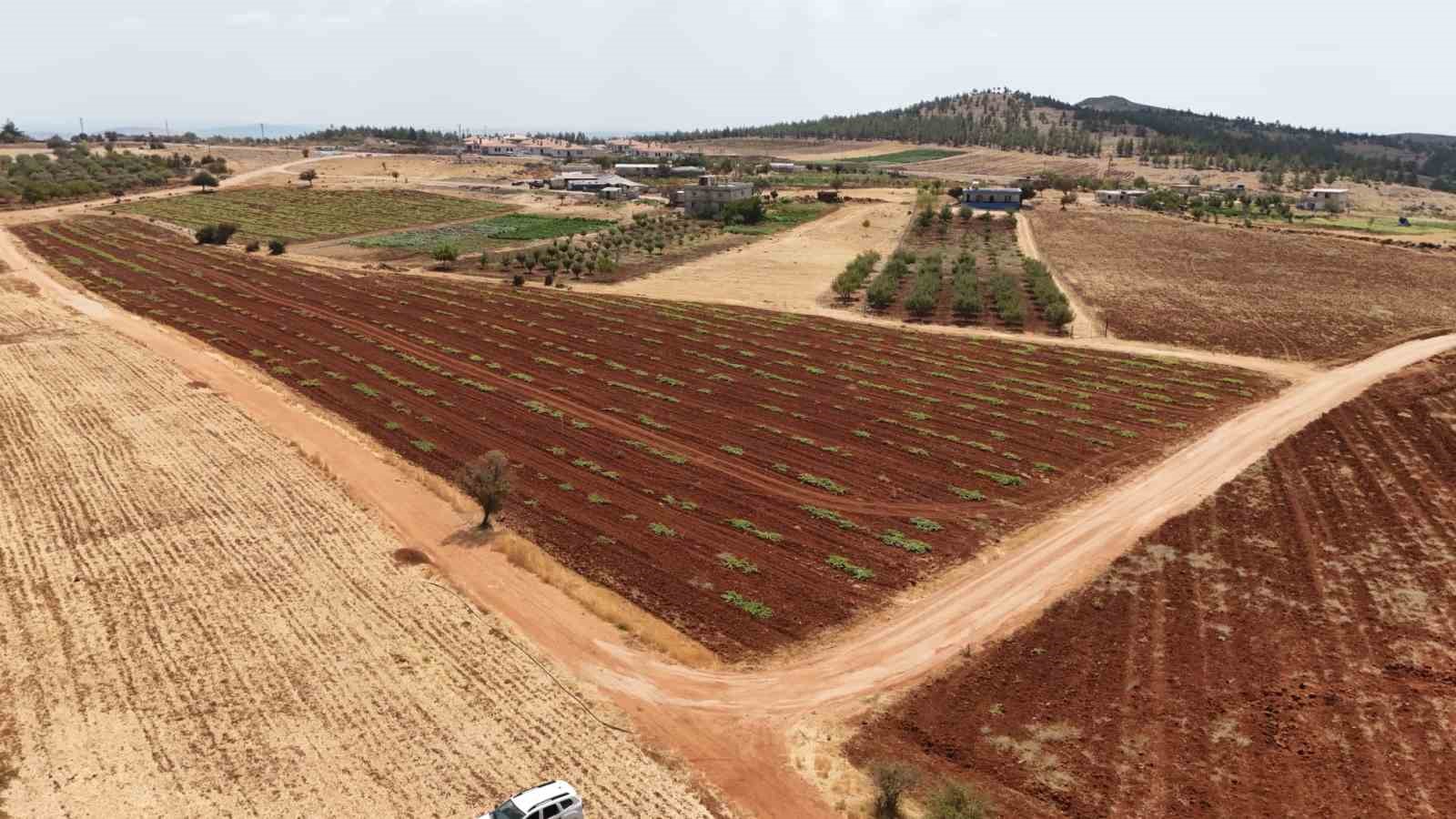 Şehitkamil’den kırsal mahallelerde yol atağı