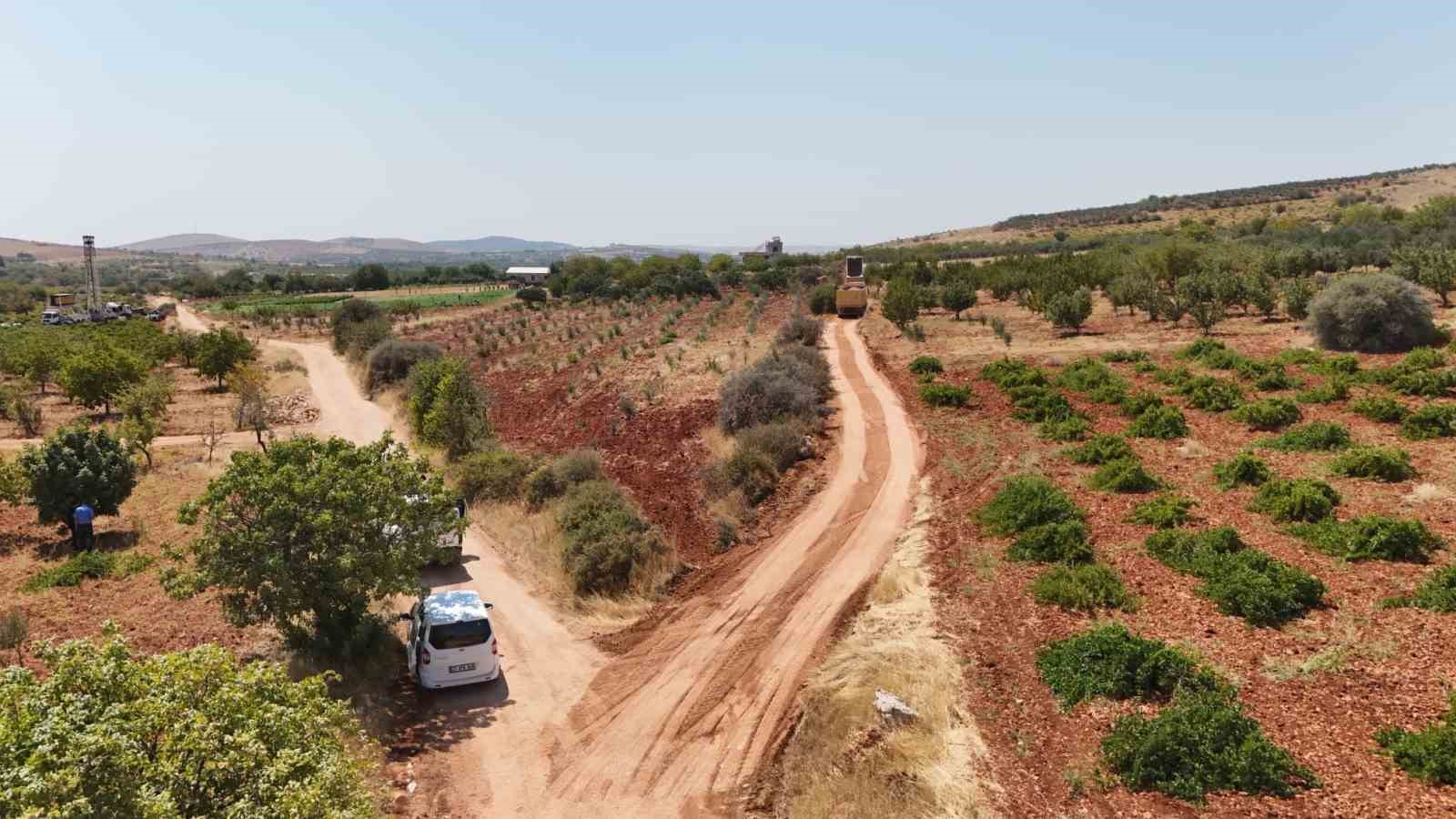 Şehitkamil&rsquo;den kırsal mahallelerde yol atağı
