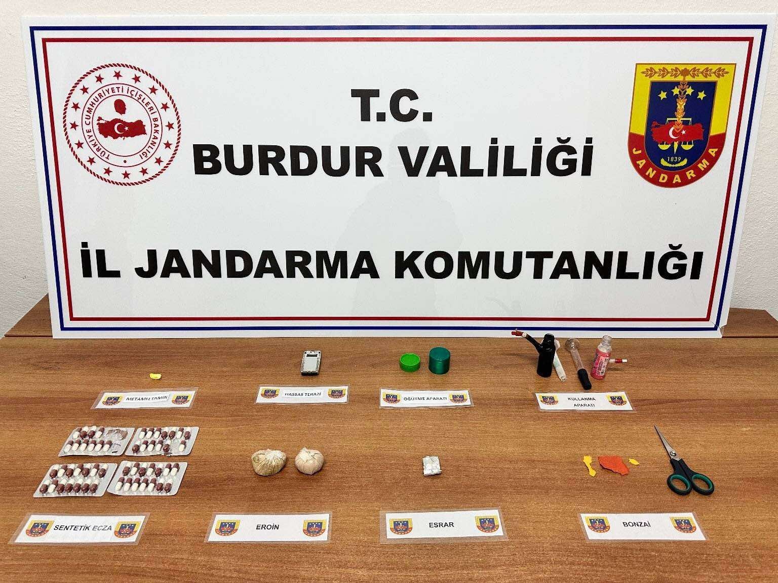 Burdur’da jandarmanın 18 günlük operasyonlarında yakalanan 5 şüpheli tutuklandı