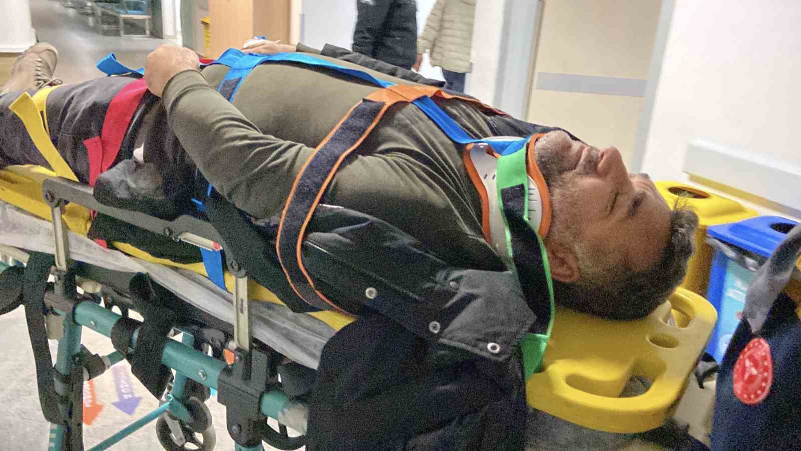 Bisikleti kaldırıp kaldırıma koydun kavgasında 1&rsquo;i polis 3 yaralı
