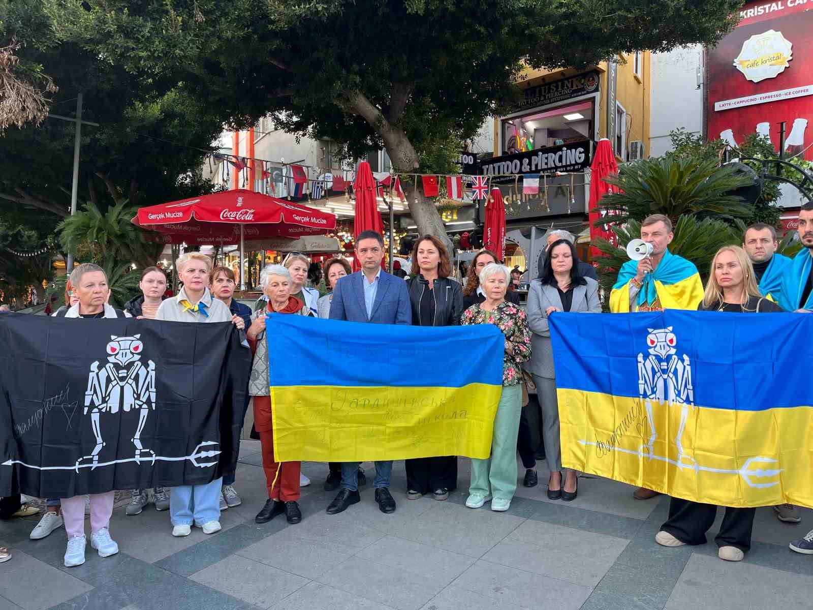 Antalya&rsquo;da yaşayan yerleşik Ukraynalılardan 1000. g&uuml;n a&ccedil;ıklaması
