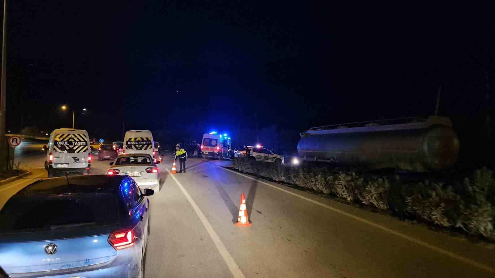 Gemlik &ccedil;evreyolunda feci kaza: 3 yaralı
