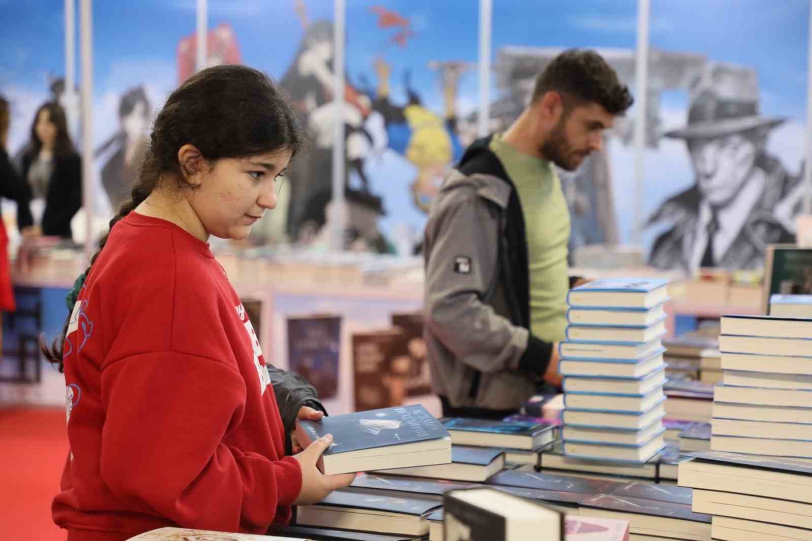 Başkan Çerçioğlu, binlerce vatandaşı Aydın Kitap Fuarı’nda buluşturdu
