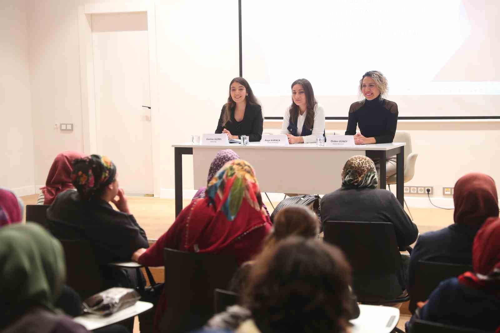 Merkezefendi&rsquo;de bağımlılıklar ve ailenin rol&uuml; semineri ger&ccedil;ekleşti
