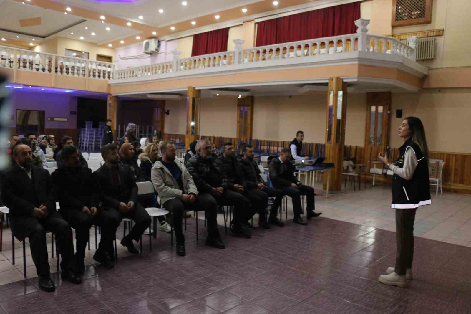 Kamu personeline "NarkoHedef" eğitimi verildi