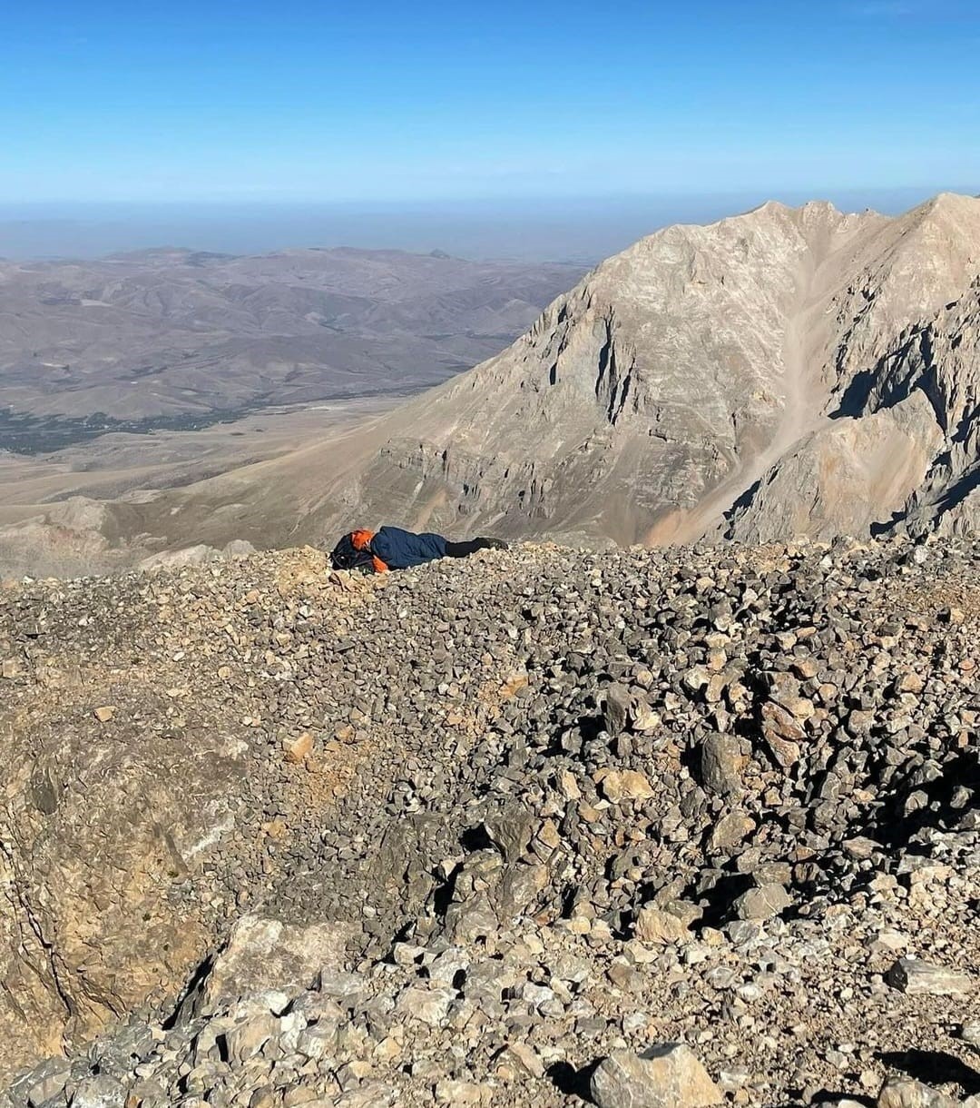 Aladağlar&rsquo;da kaybolan dağcı ikiz kardeşlerin fotoğrafları ortaya &ccedil;ıktı
