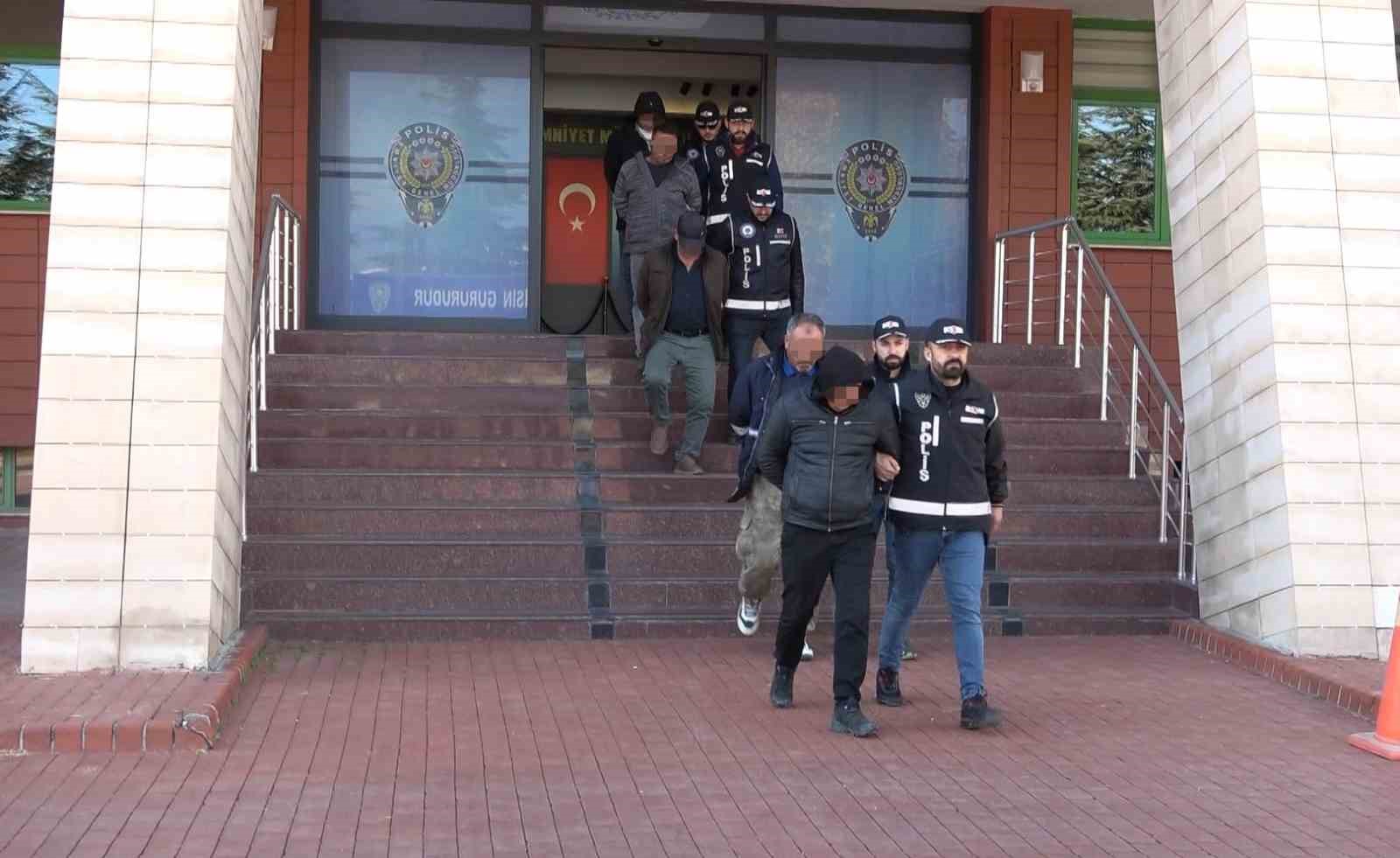 Isparta’da kaçak defineciler adliyeye sevk edildi