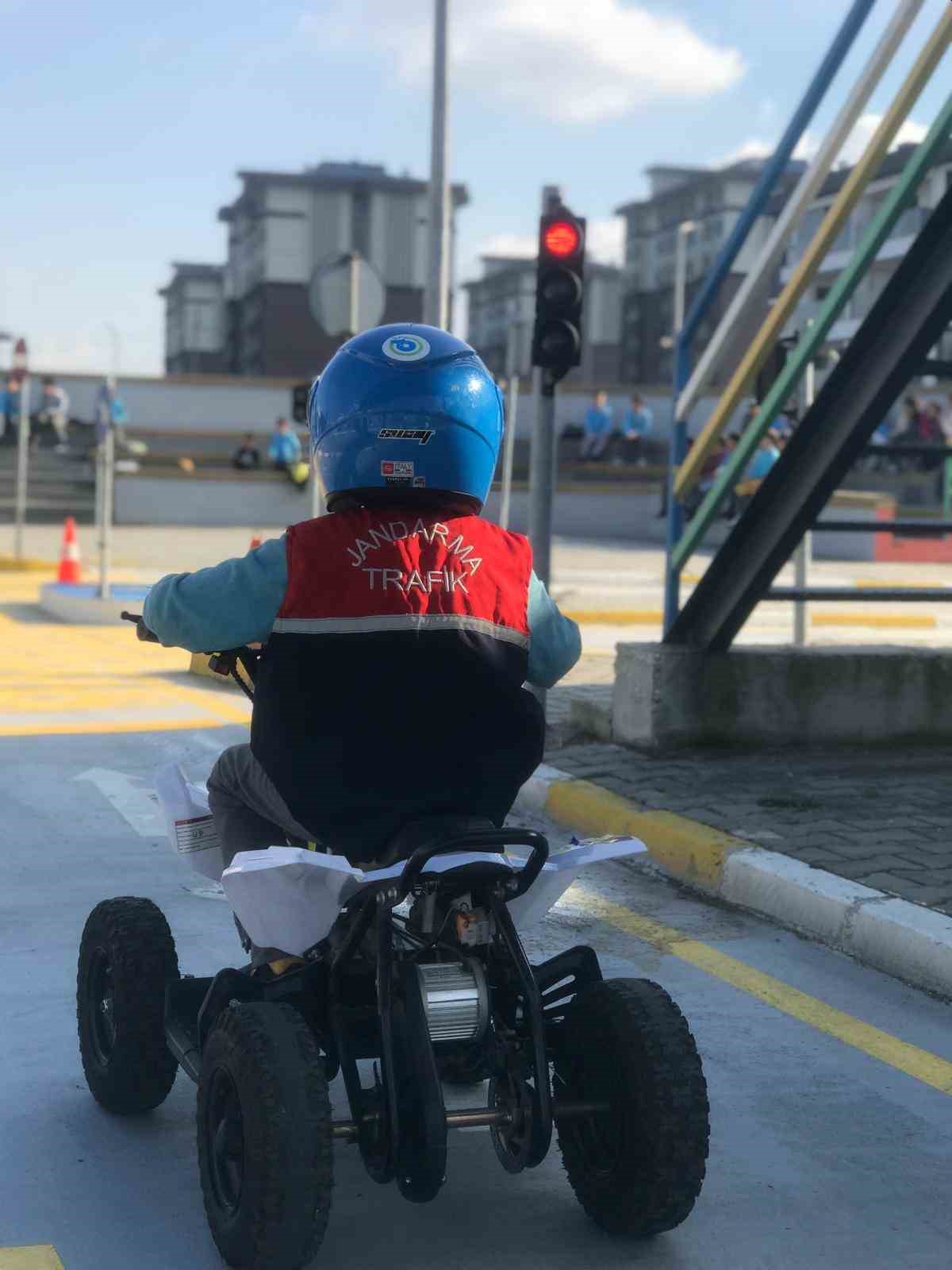 Trafikteki d&uuml;zenin geleceğine eğitimli yatırım
