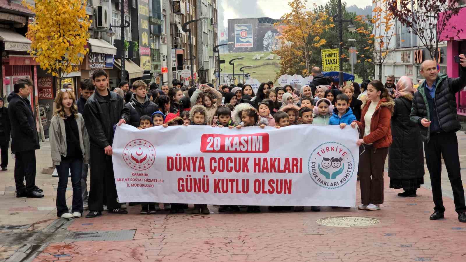 Dünya Çocuk Hakları Günü’nde Filistinli çocuklar unutulmadı