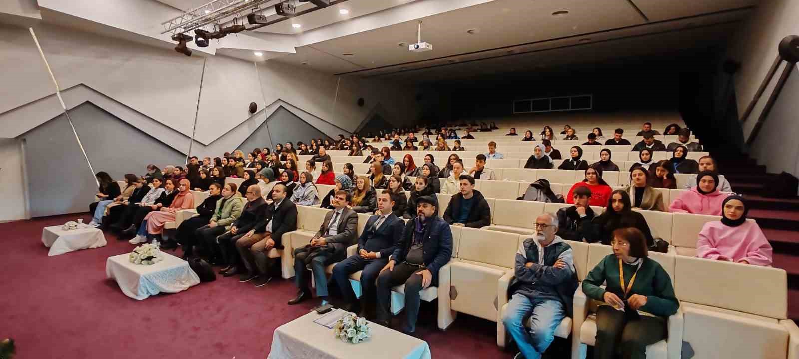 Avrasya &Uuml;niversitesi&rsquo;nden 20 Kasım D&uuml;nya &Ccedil;ocuk Hakları g&uuml;n&uuml;nde anlamlı etkinlik
