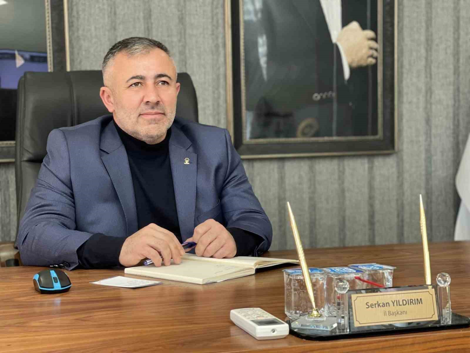 CHP&rsquo;li başkanın Bilecik&rsquo;te durmadığını iddia ederek boş koltuklu makam odasının fotoğrafını paylaştı
