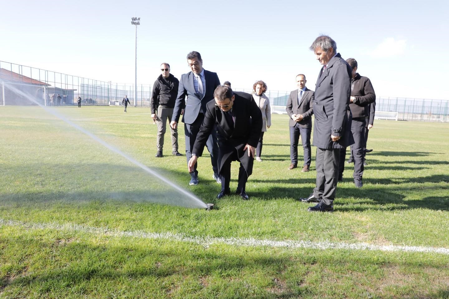 Vali Musa Işın, Yoncalı Spor Tesisleri’nde incelemelerde bulundu
